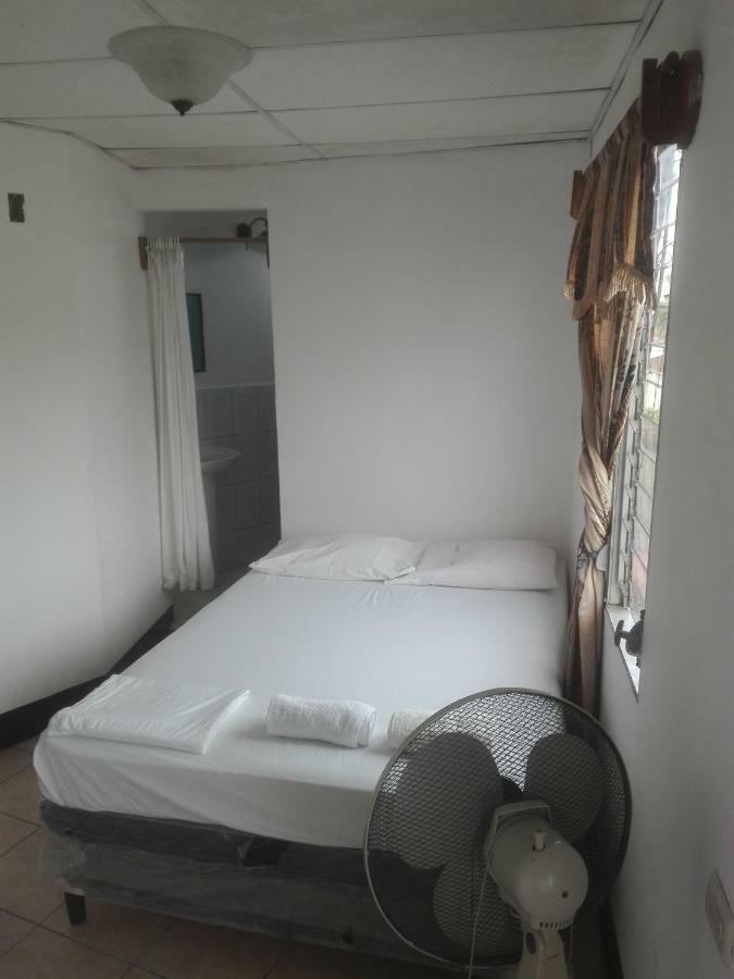 Hostal Don Frank 산 카를로스 외부 사진
